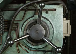 電磁場関連の受託解析が可能なラボ